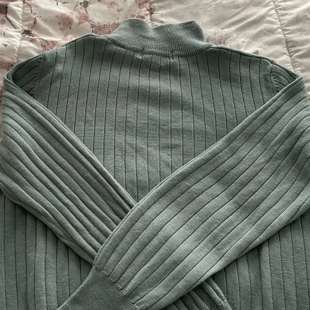 Vintage Valerie Stevens 100% merino wool baby blue ribbed turtleneck sweater PM